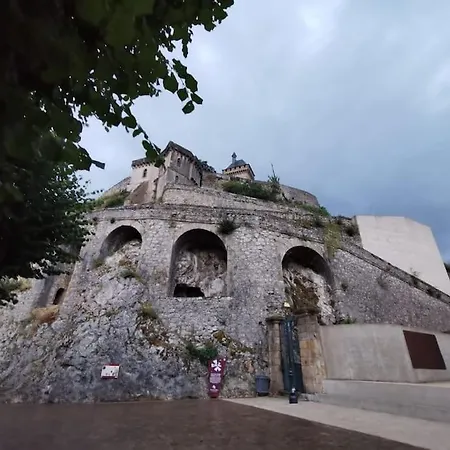 Cosy Rez-de-chaussee Foix